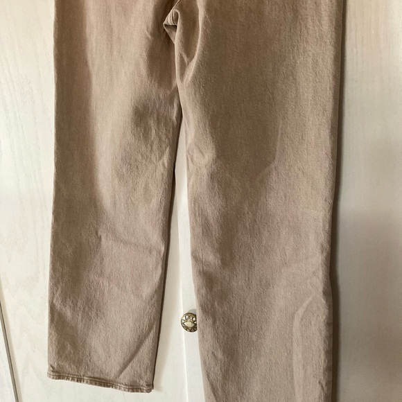 NWT Abercrombie & Fitch High 90’s Relaxed High Rise Beige Jeans - Picture 7 of 8